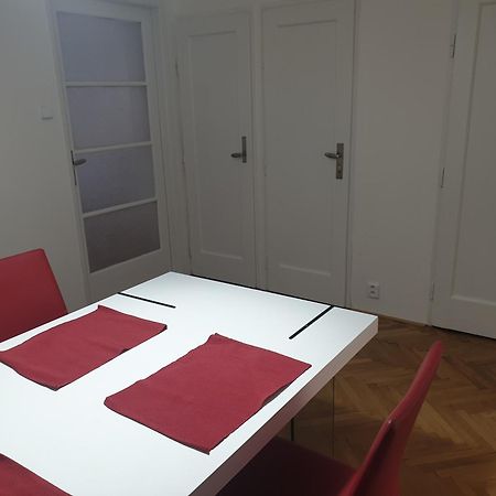 Newly Refurbished Central Praga Exterior foto